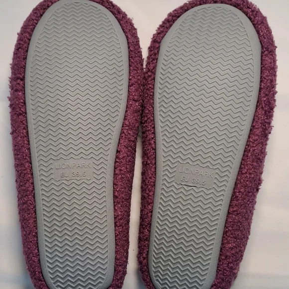 Soft and Cozy Slipper - Picture 2 of 8